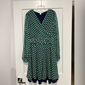 DIANE VON FURSTENBERG
Silk Mini Dress
Size 6